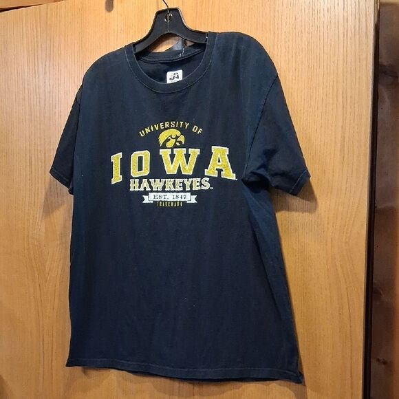 Unisex Hawkeyes J America Size Large Short Sleeve Shirt - Picture 1 of 4